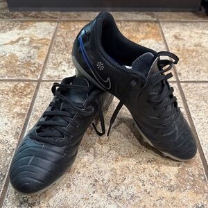 Nike Soccer Cleats. 6.5 boys.
